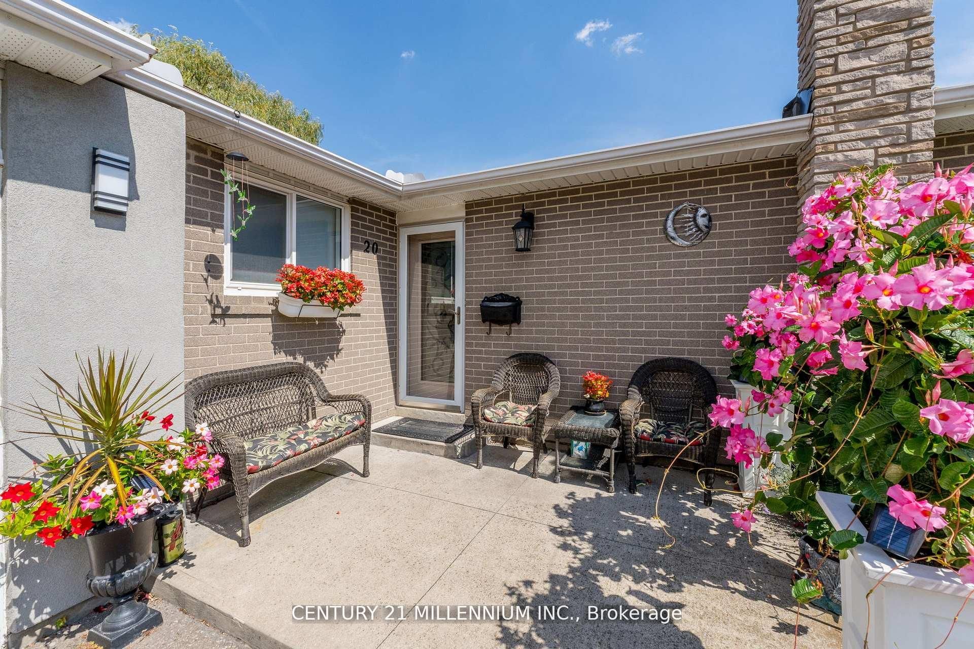 20 Dunblaine Crescent, Brampton, ON L6T 3H2 photo 3