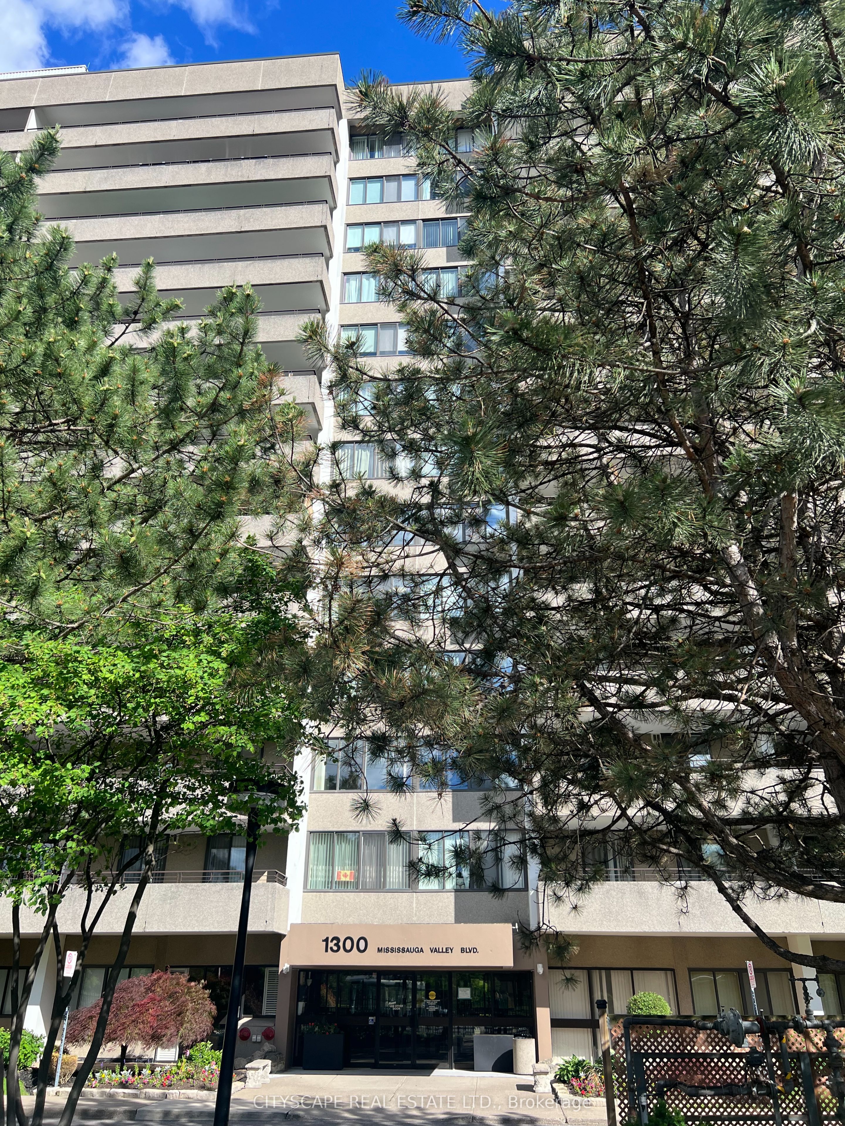 1300 Mississauga Valley Boulevard 208, Mississauga, ON L5A 3S8 photo 3