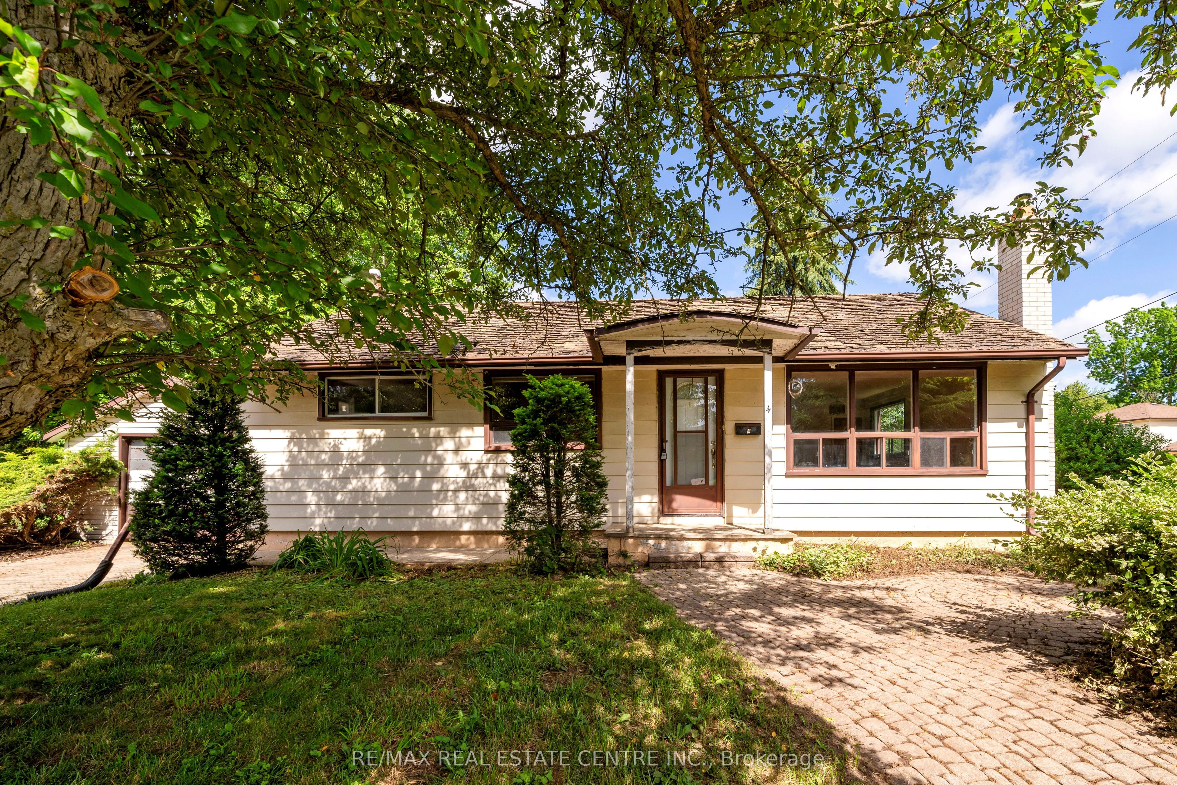 4 Pauline Street, Halton Hills, ON L7G 1V7