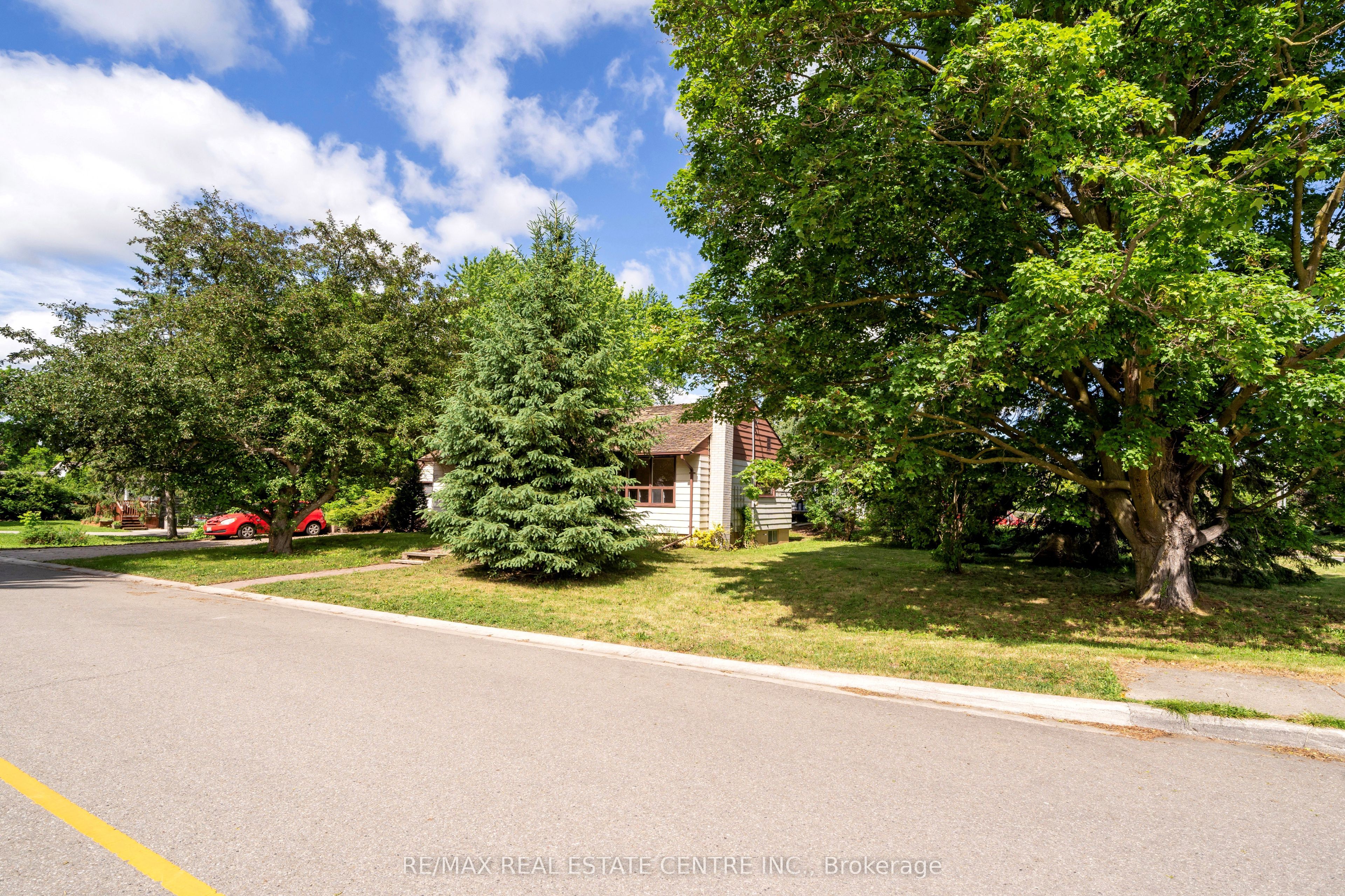 4 Pauline Street, Halton Hills, ON L7G 1V7 photo 4