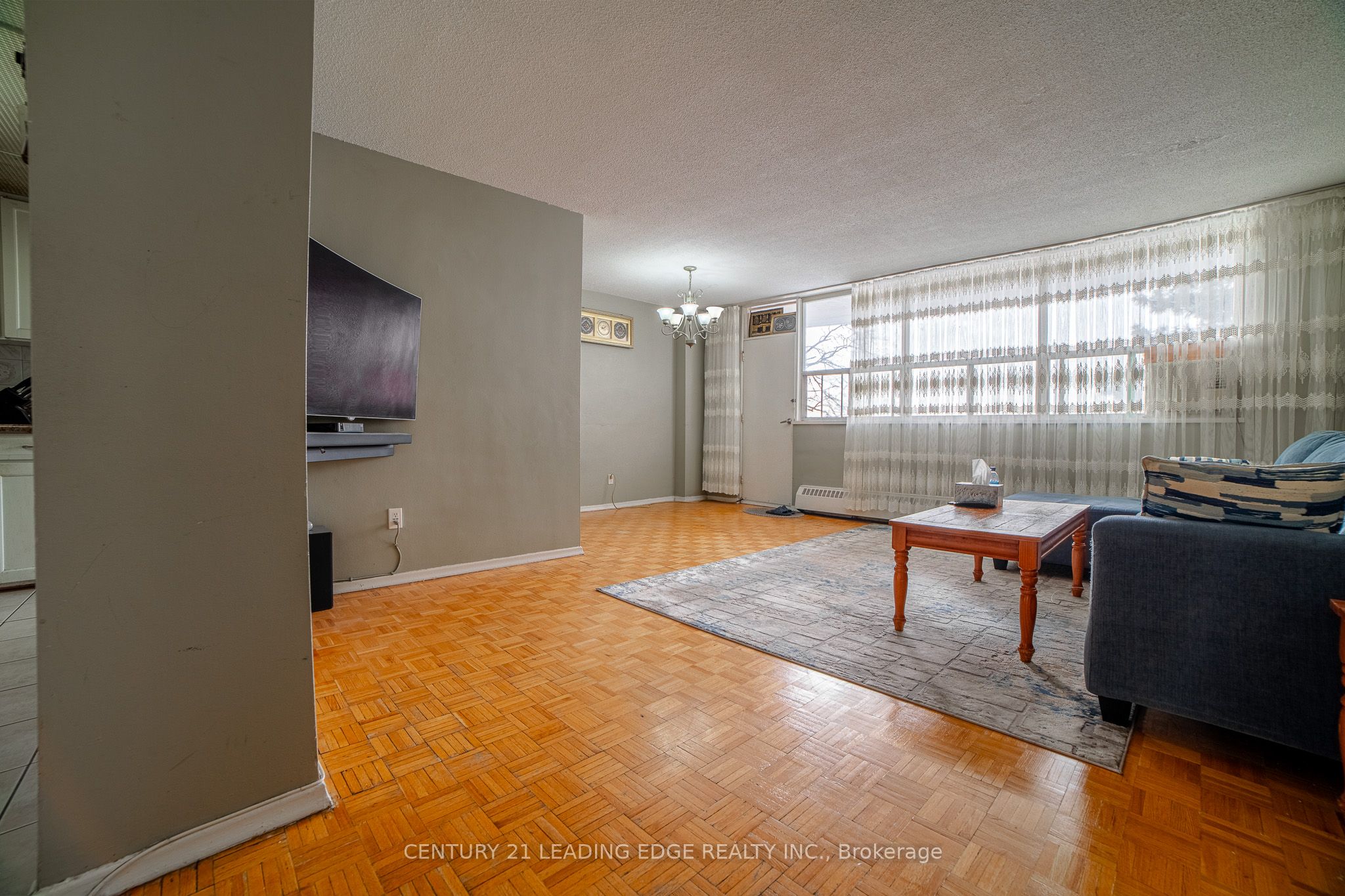 80 Grandravine Drive 402, Toronto, ON M3J 1B2 photo 2