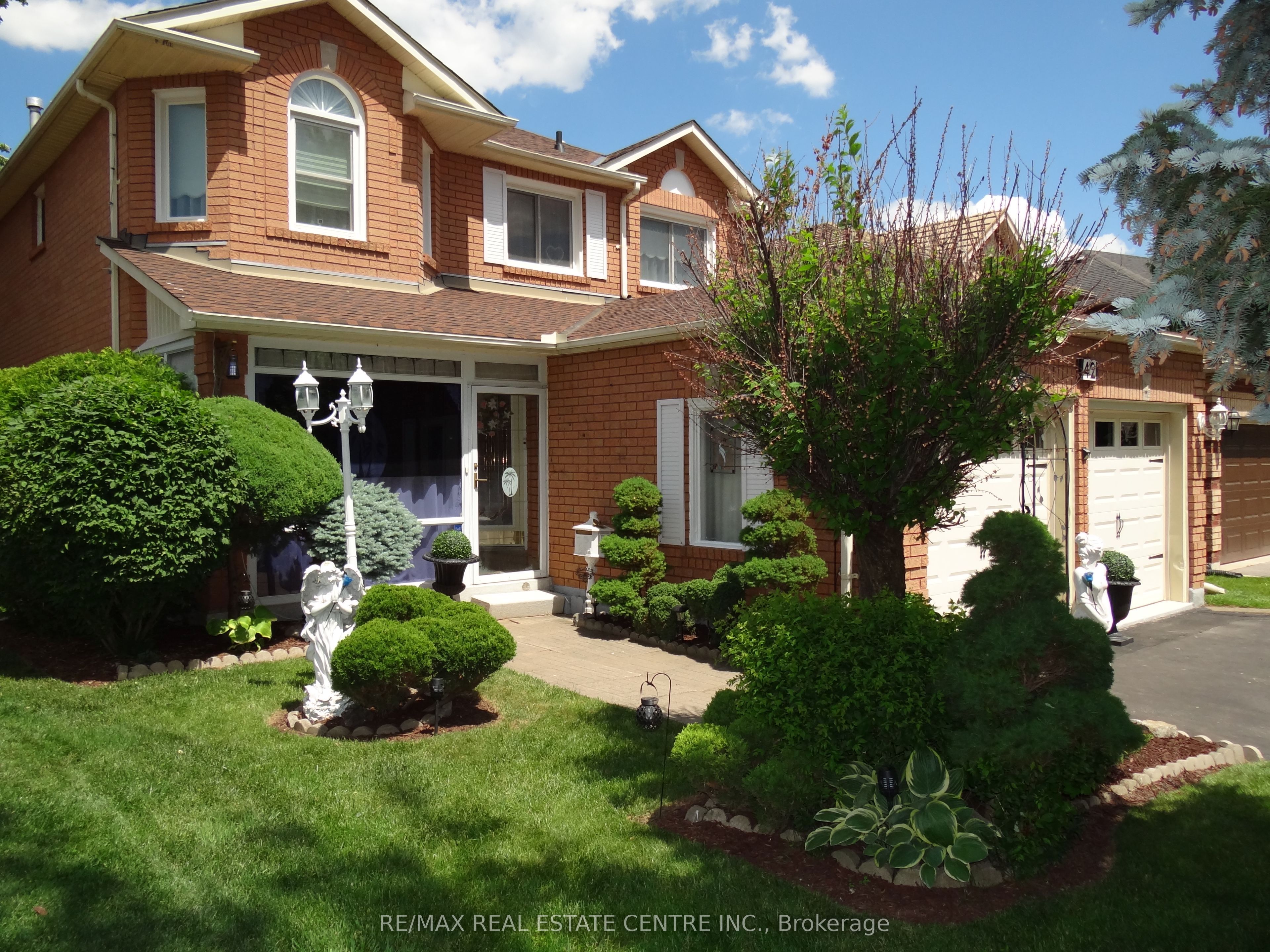 42 Davis Crescent, Halton Hills, ON L7G 5P5 photo 3