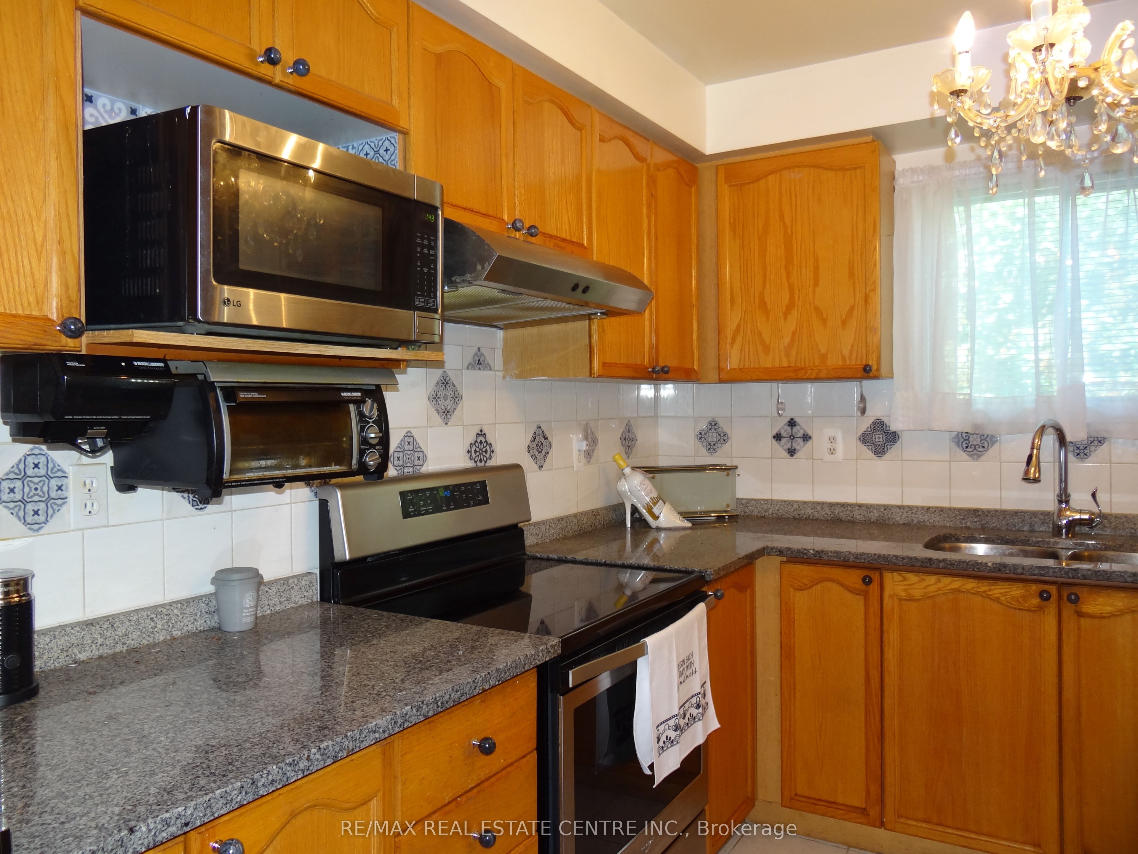 42 Davis Crescent, Halton Hills, ON L7G 5P5 photo 4