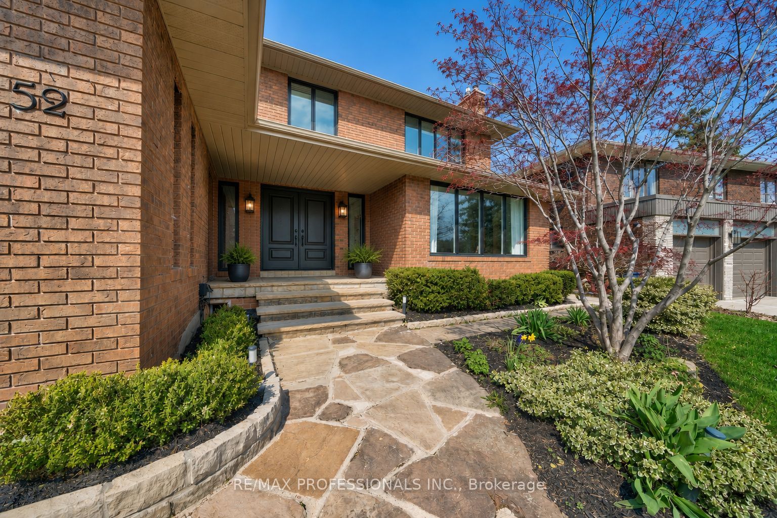 52 Courtsfield Crescent, Toronto, ON M9A 4S9 photo 3