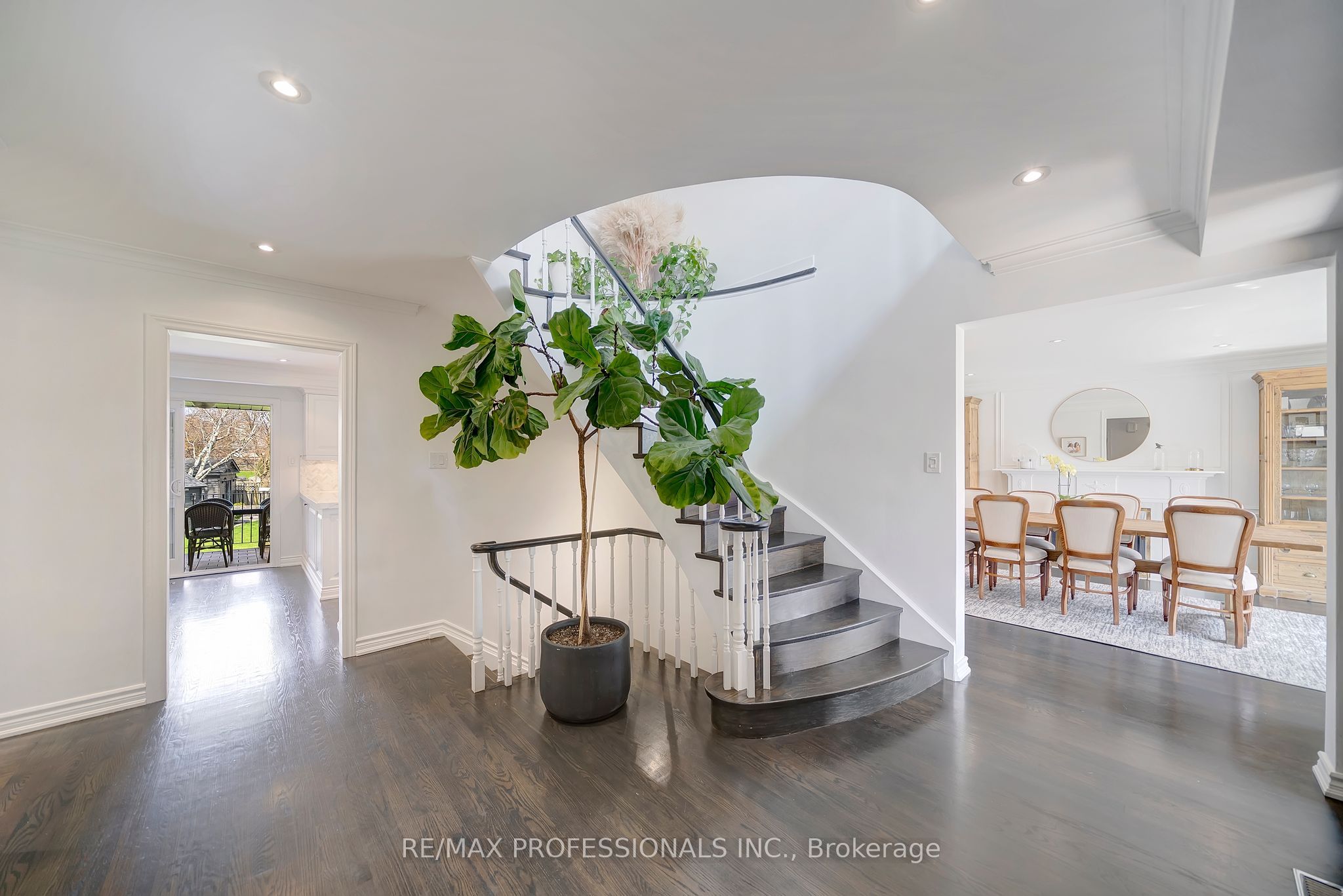 52 Courtsfield Crescent, Toronto, ON M9A 4S9 photo 4