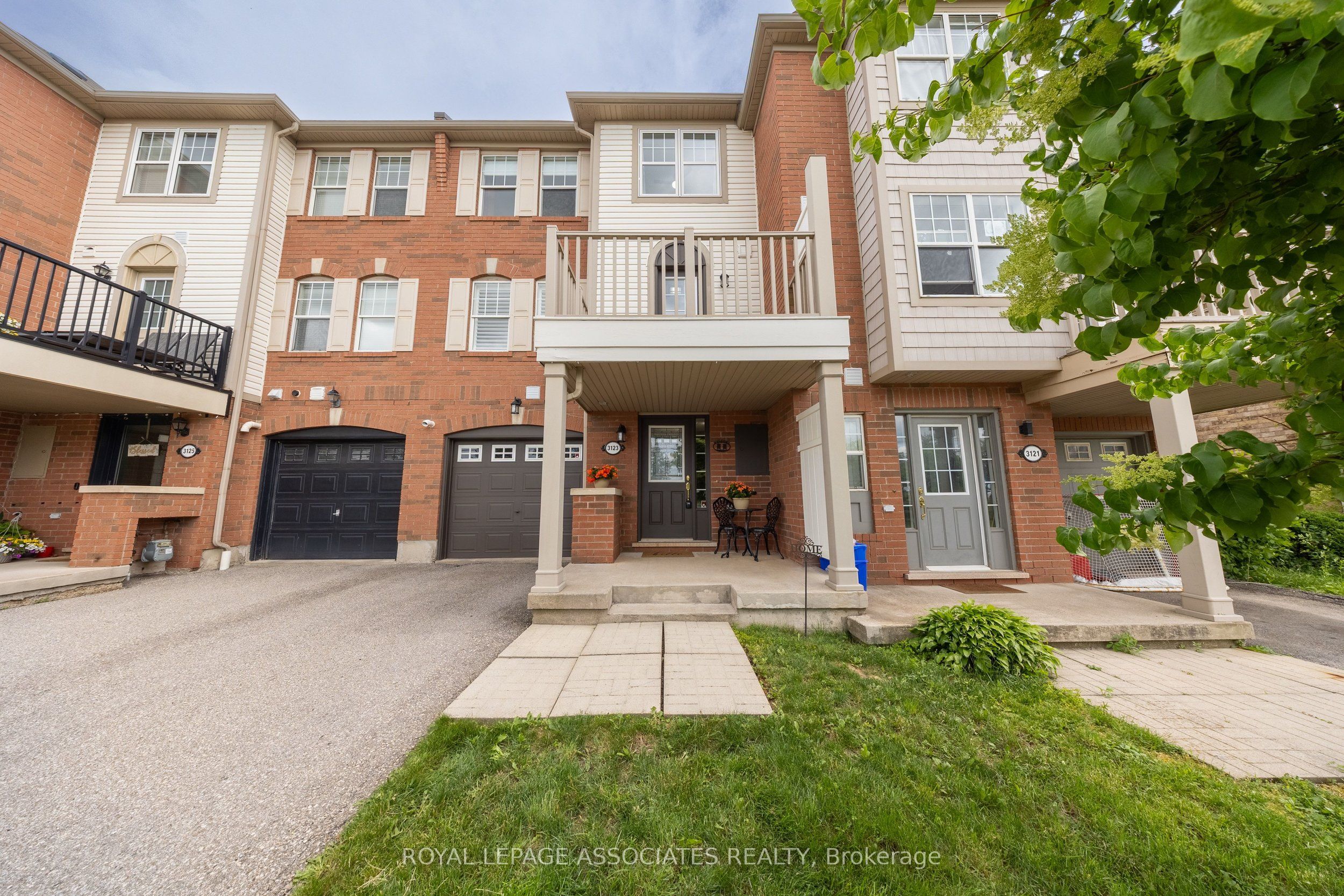 3123 Stornoway Circle, Oakville, ON L6M 5H9 photo 4