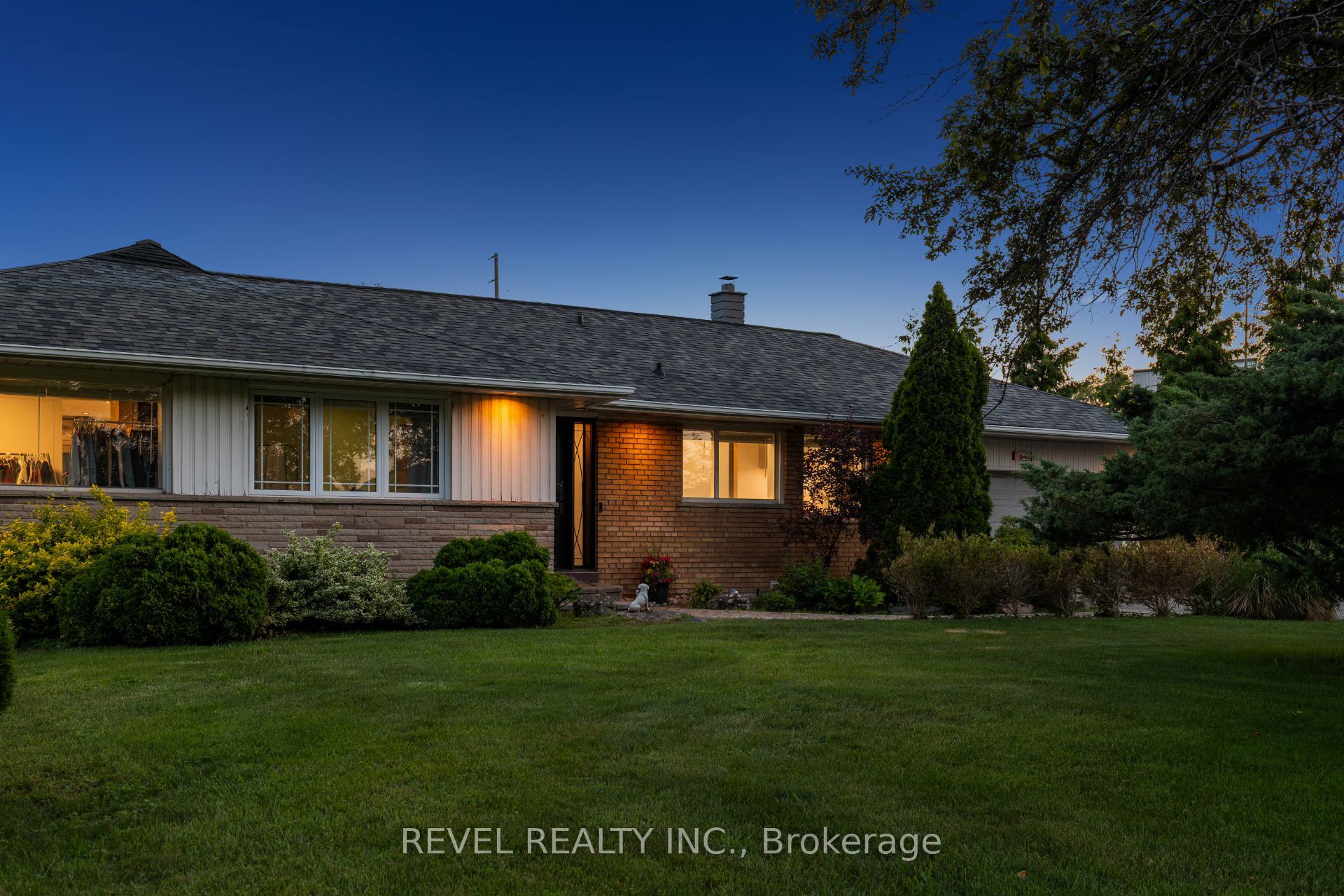1648 Crediton Parkway, Mississauga, ON L5G 3X3 photo 2