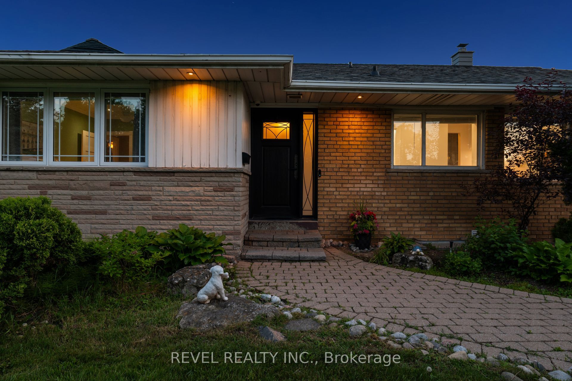 1648 Crediton Parkway, Mississauga, ON L5G 3X3 photo 3