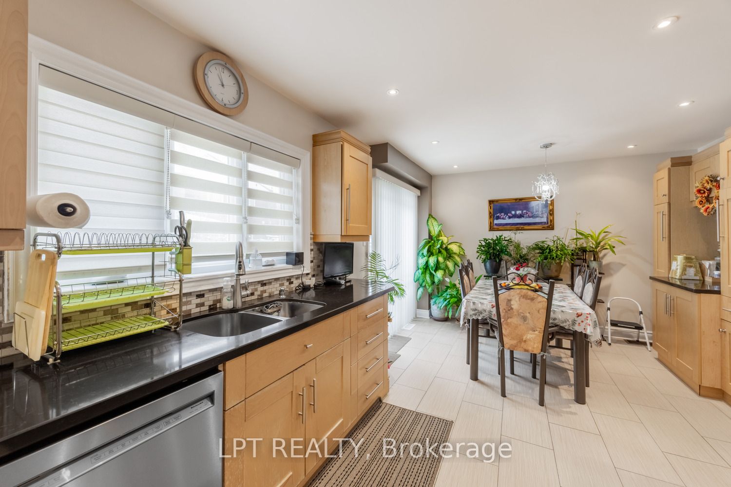 3040 Bentley Drive, Mississauga, ON L5M 6W2 photo 4