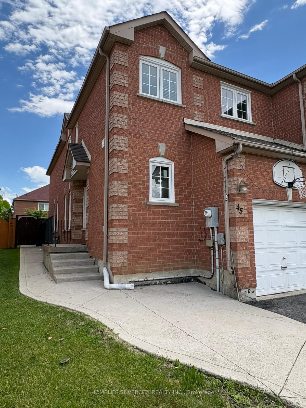 45 Piane Avenue, Brampton, ON L6Y 4X9 photo 4