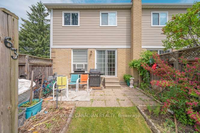 63 Heathcliffe Square, Brampton, ON L6S 5R3