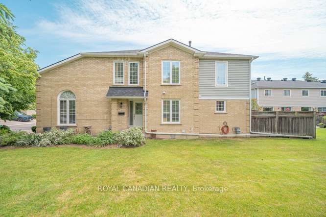 63 Heathcliffe Square, Brampton, ON L6S 5R3 photo 4