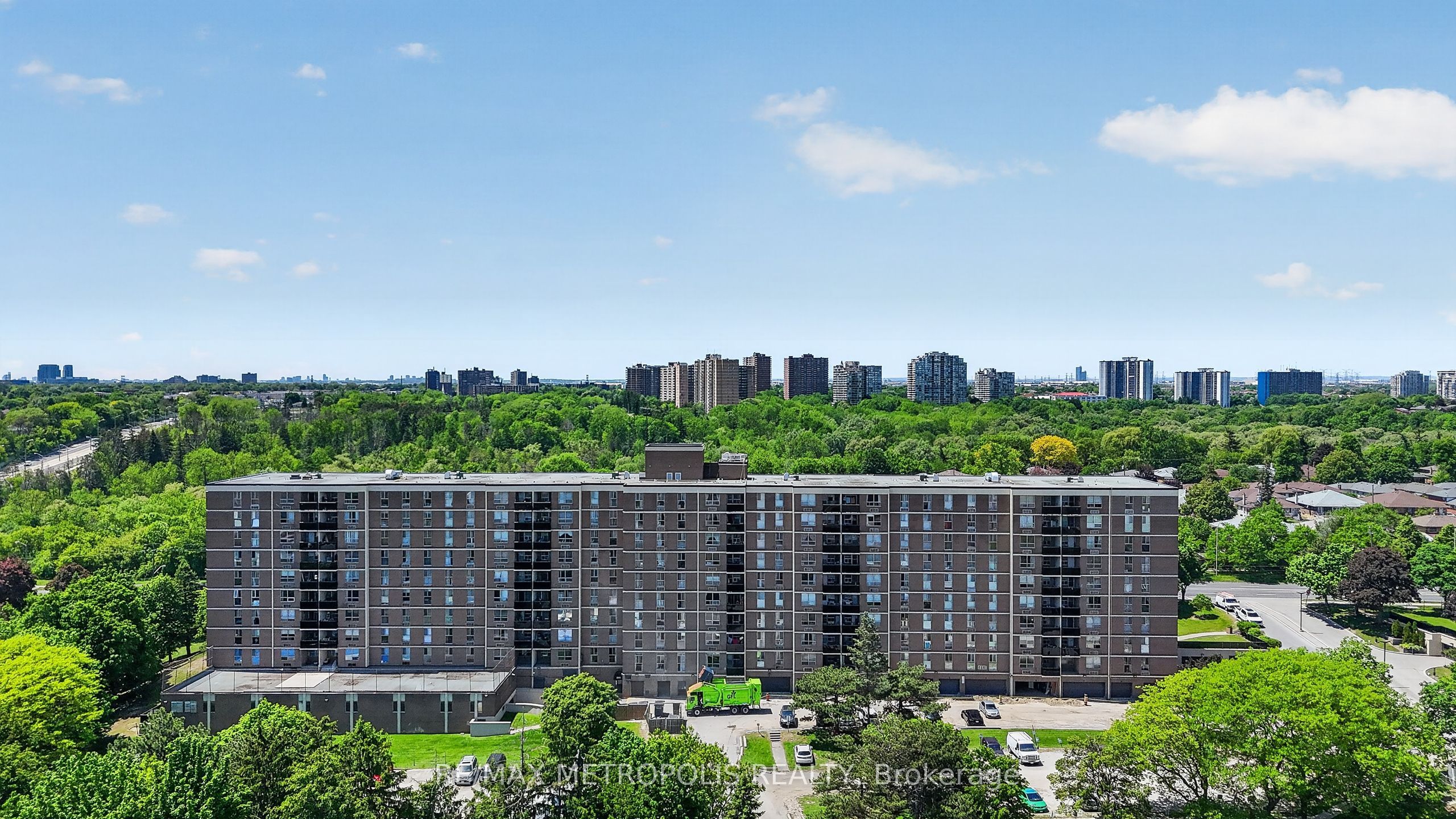 2825 Islington Avenue 104, Toronto, ON M9L 2K1 photo 2