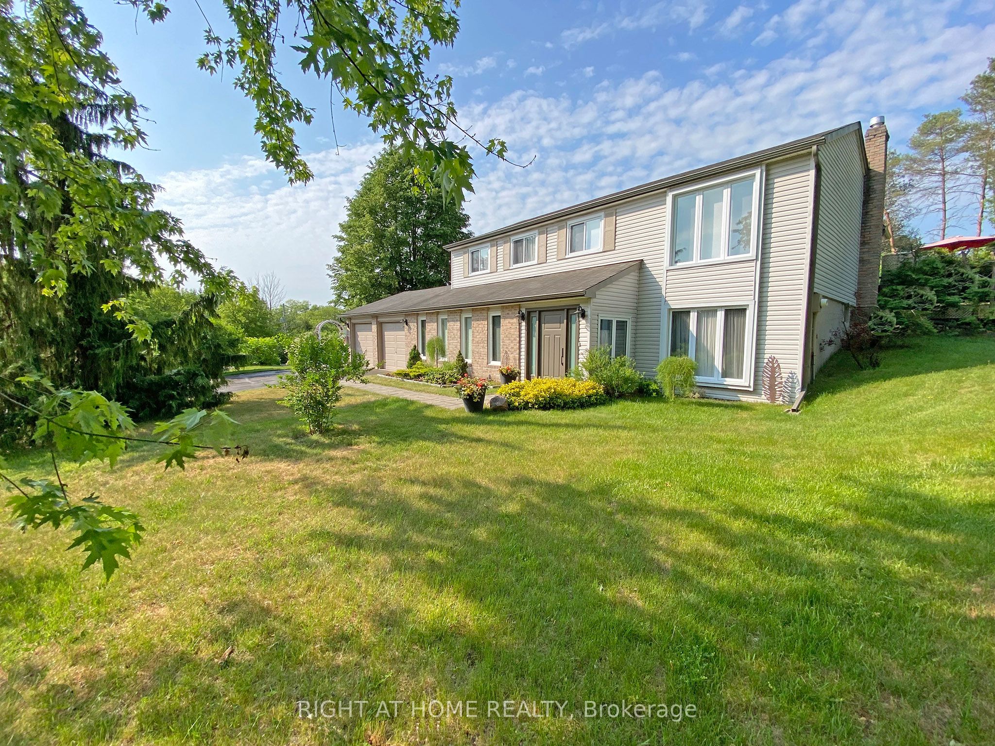 10 Munro Street, Caledon, ON L7E 0L6