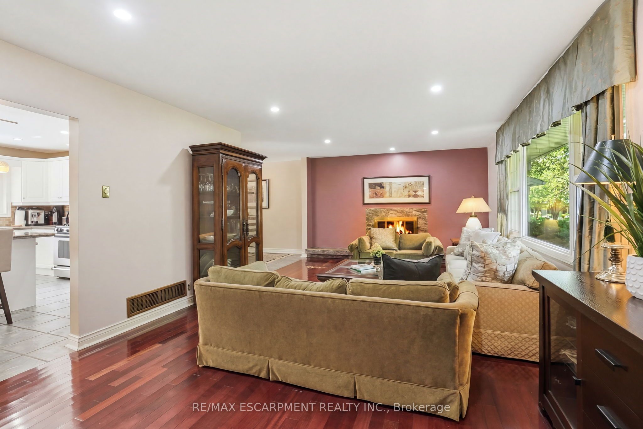 1321 Fairway Court, Burlington, ON L7P 1M5 photo 5