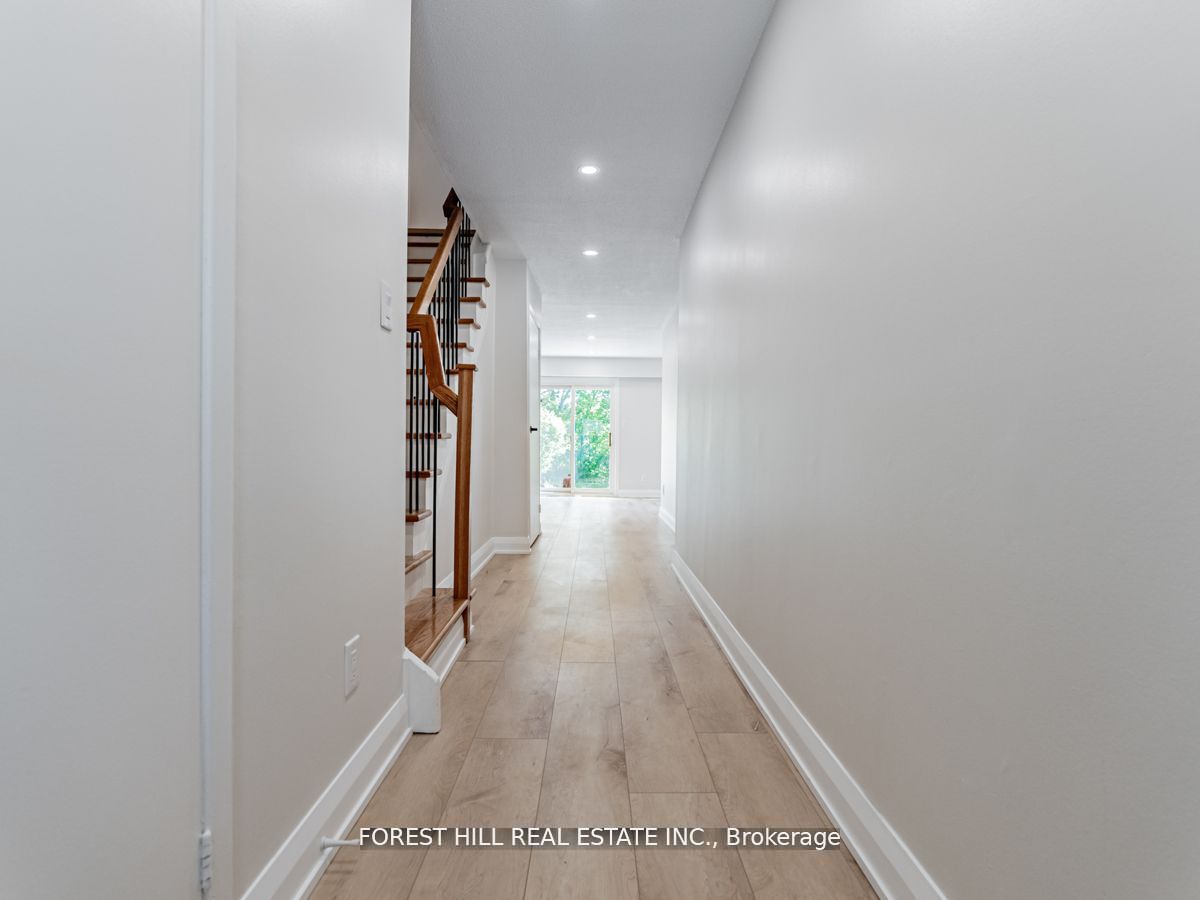 2120 Rathburn Road E 37, Mississauga, ON L4W 2S8 photo 4