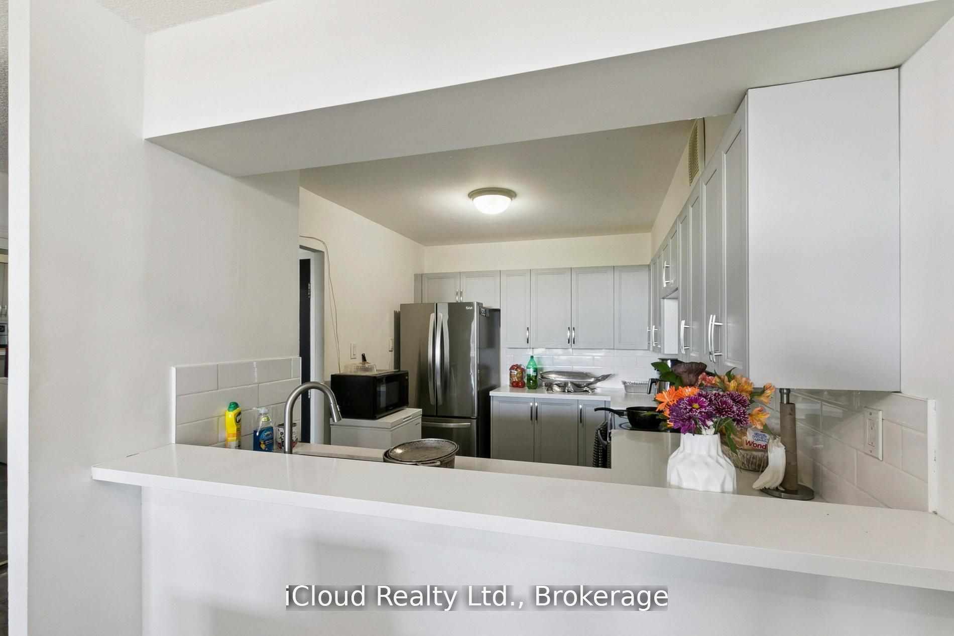 238 Albion Road 1108, Toronto, ON M9W 6A7 photo 2