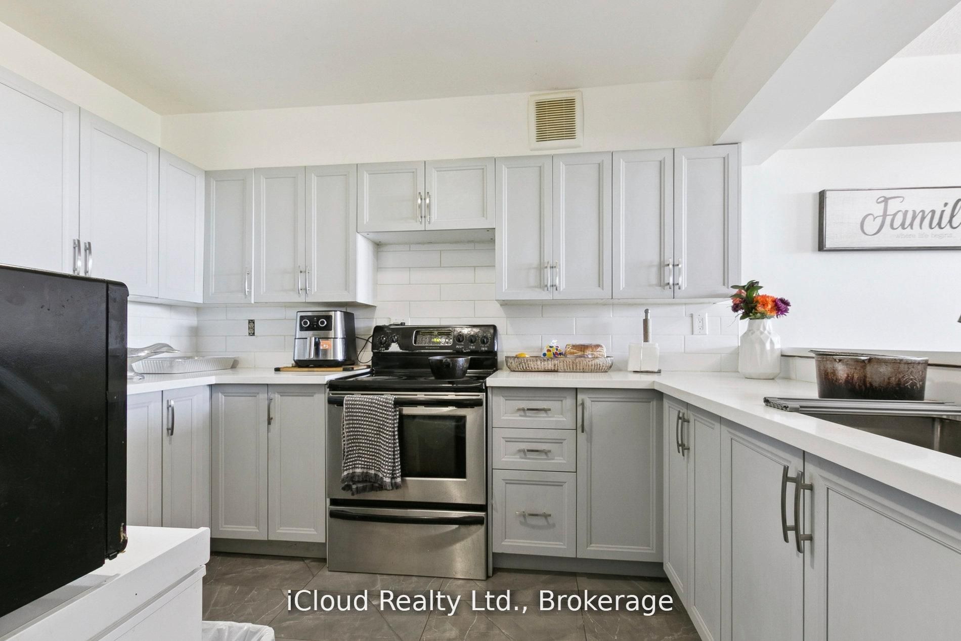 238 Albion Road 1108, Toronto, ON M9W 6A7 photo 3