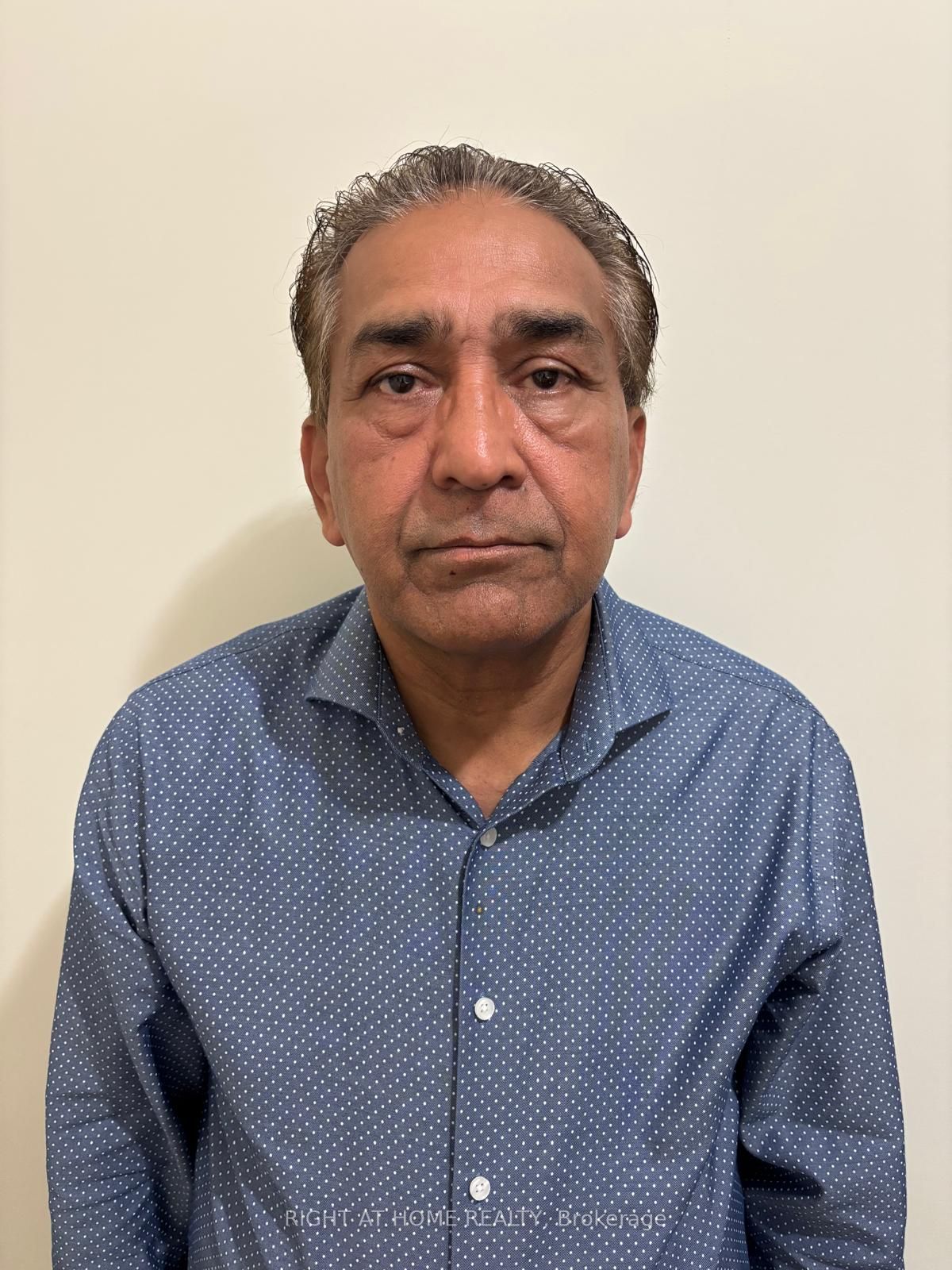 86 Dundas Street E 1111, Mississauga, ON L5A 1W4
