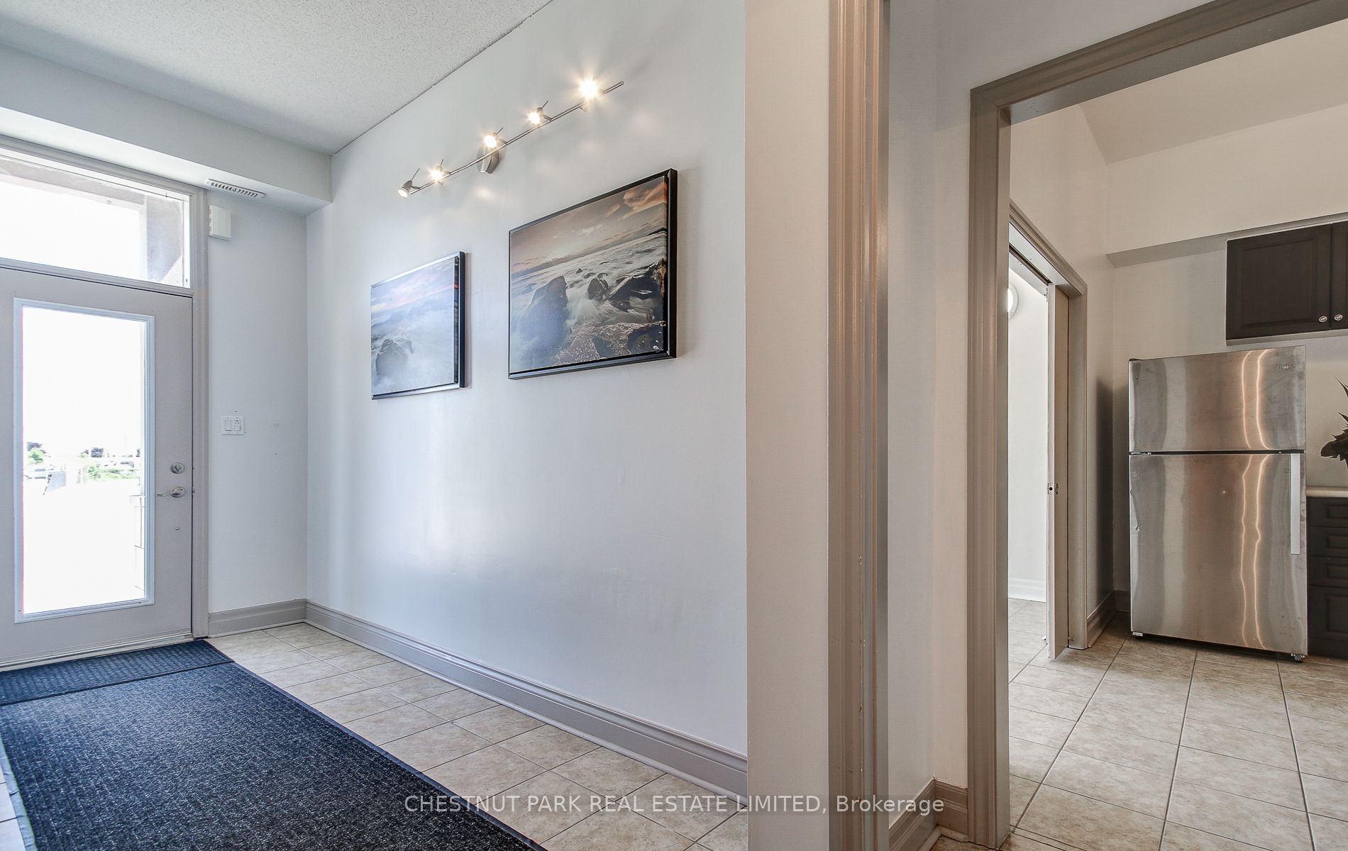 885 Lakeshore Road E 5, Mississauga, ON L5E 1E2 photo 3