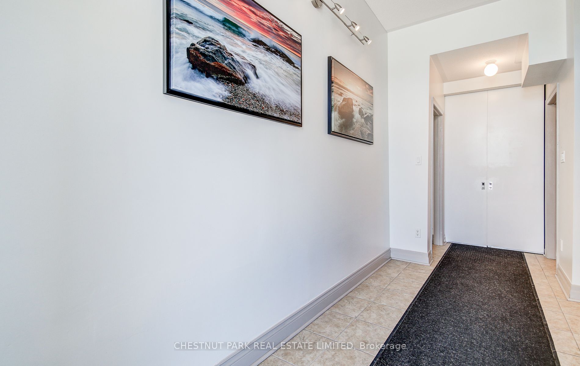 885 Lakeshore Road E 5, Mississauga, ON L5E 1E2 photo 4