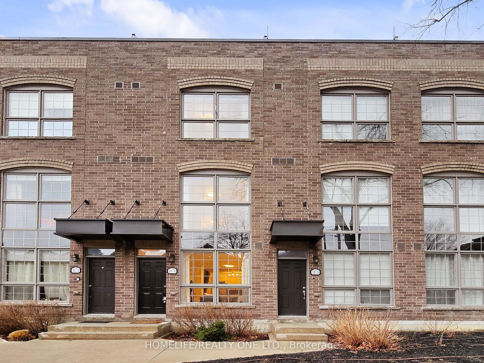 1076 Lansdowne Avenue, Toronto, ON M6H 4H2 photo 2
