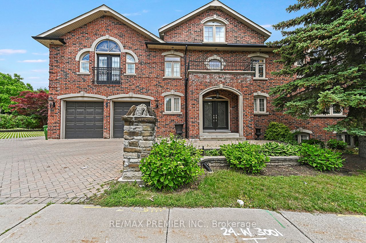 916 Scarlett Road Bsmt, Toronto, ON M9P 2V4