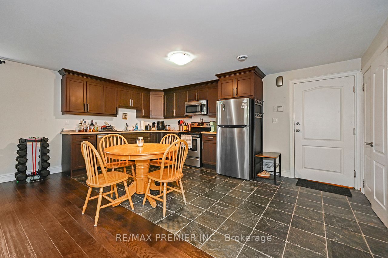 916 Scarlett Road Bsmt, Toronto, ON M9P 2V4 photo 5