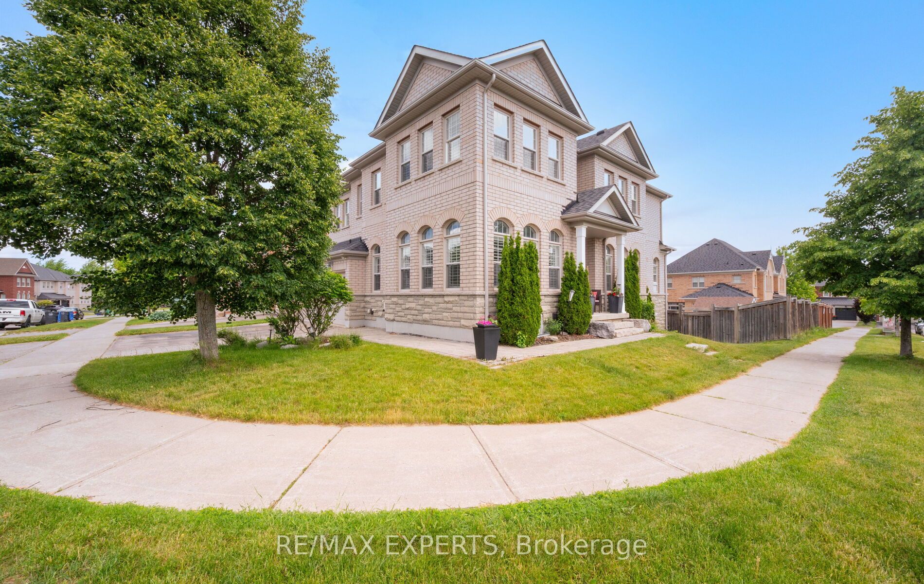 39 Paisley Green Avenue, Caledon, ON L7C 3R9 photo 4