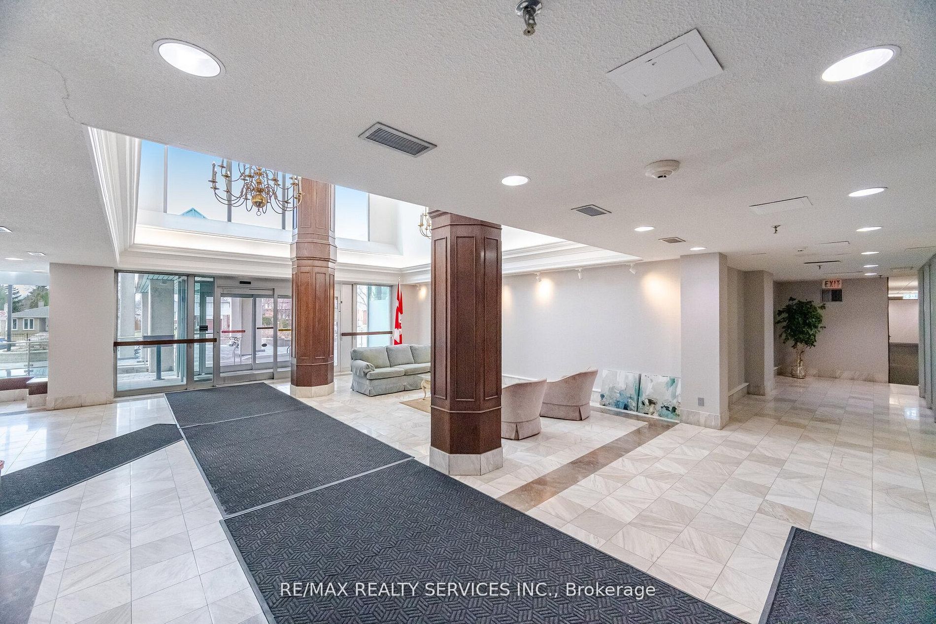 330 Mill Street S 711, Brampton, ON L6Y 3V3 photo 4