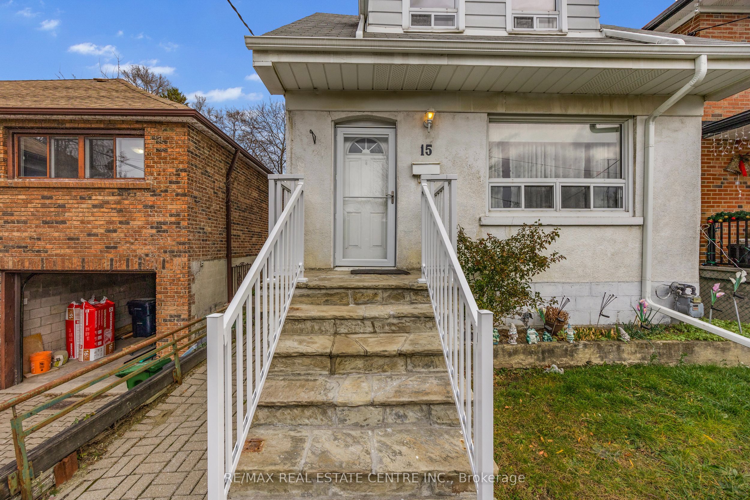 15 Cliff Street, Toronto, ON M6N 4L7 photo 4