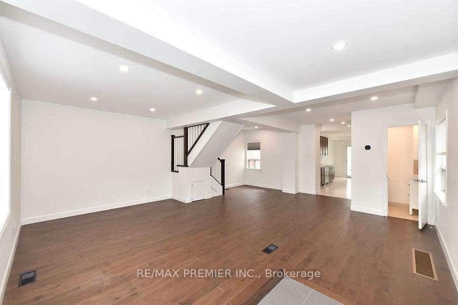 221 Belgravia Avenue, Toronto, ON M6E 2M9 photo 4