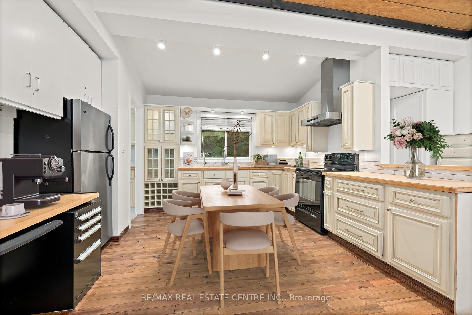 19 Old Pavillion Road, Caledon, ON L7C 3J8
