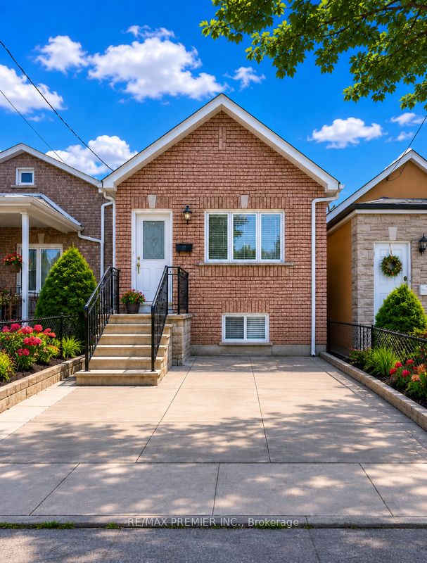 11 Seneca Avenue Lower, Toronto, ON M6N 2G7