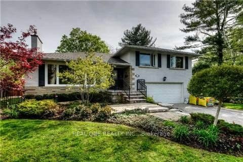 207 Pinehurst Drive, Oakville, ON L6J 4X2 photo 2