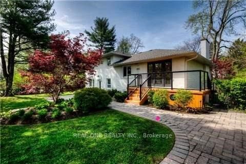207 Pinehurst Drive, Oakville, ON L6J 4X2 photo 3