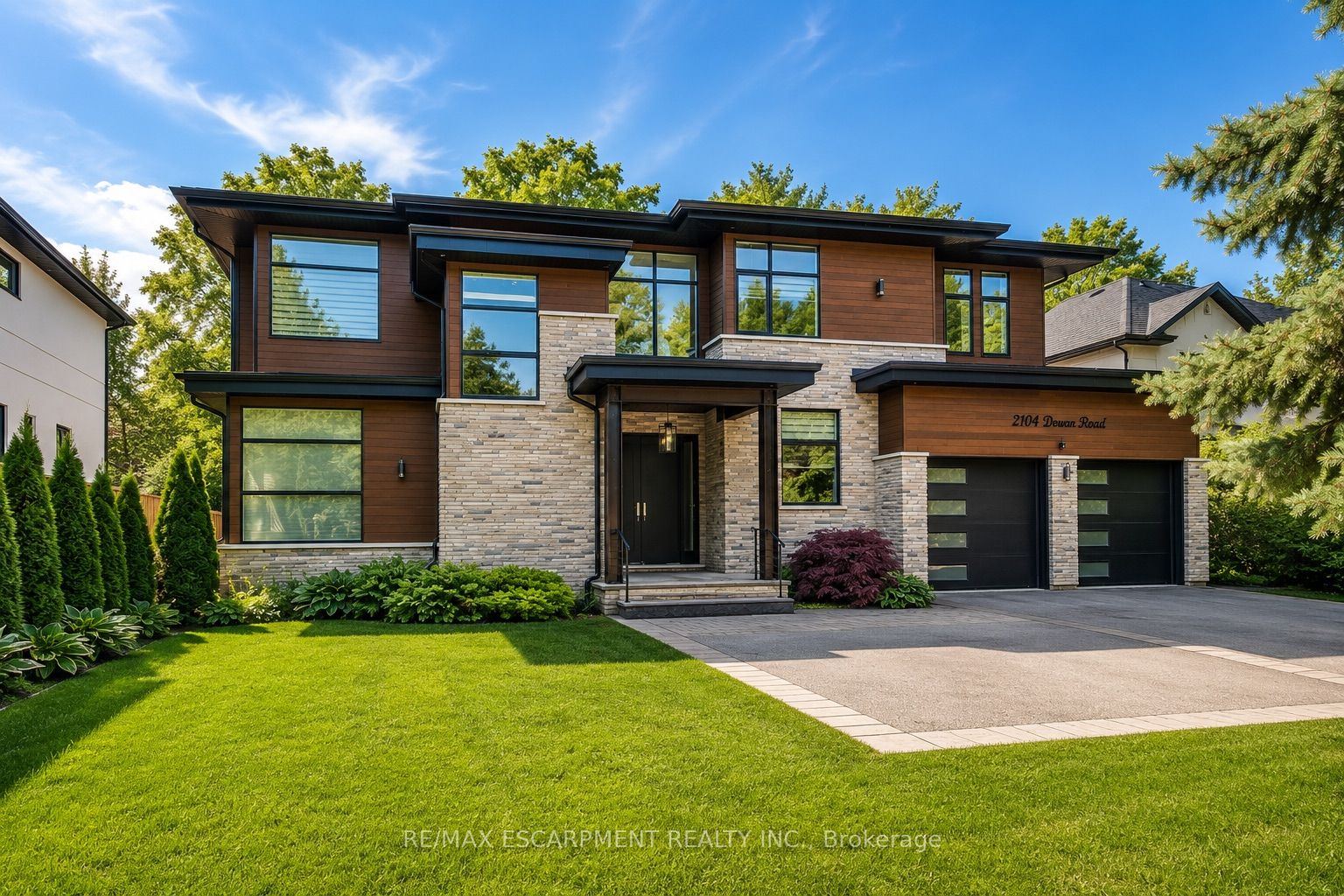 2104 DEVON Road, Oakville, ON L6J 2N2