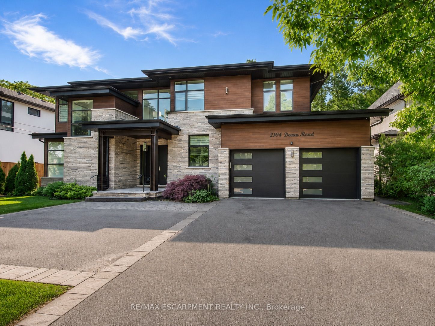 2104 DEVON Road, Oakville, ON L6J 2N2 photo 2