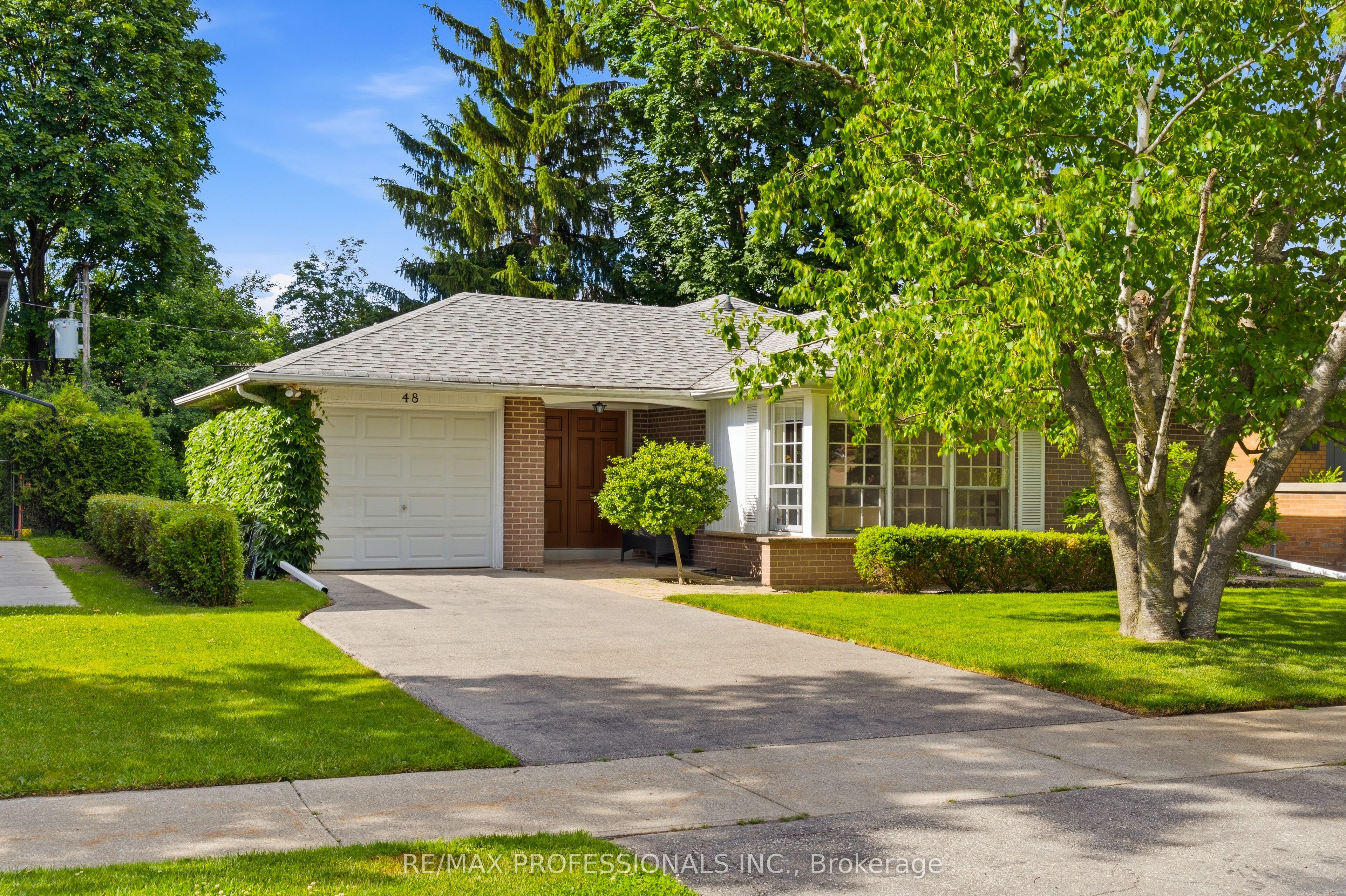 48 Wareside Road, Toronto, ON M9C 3B3