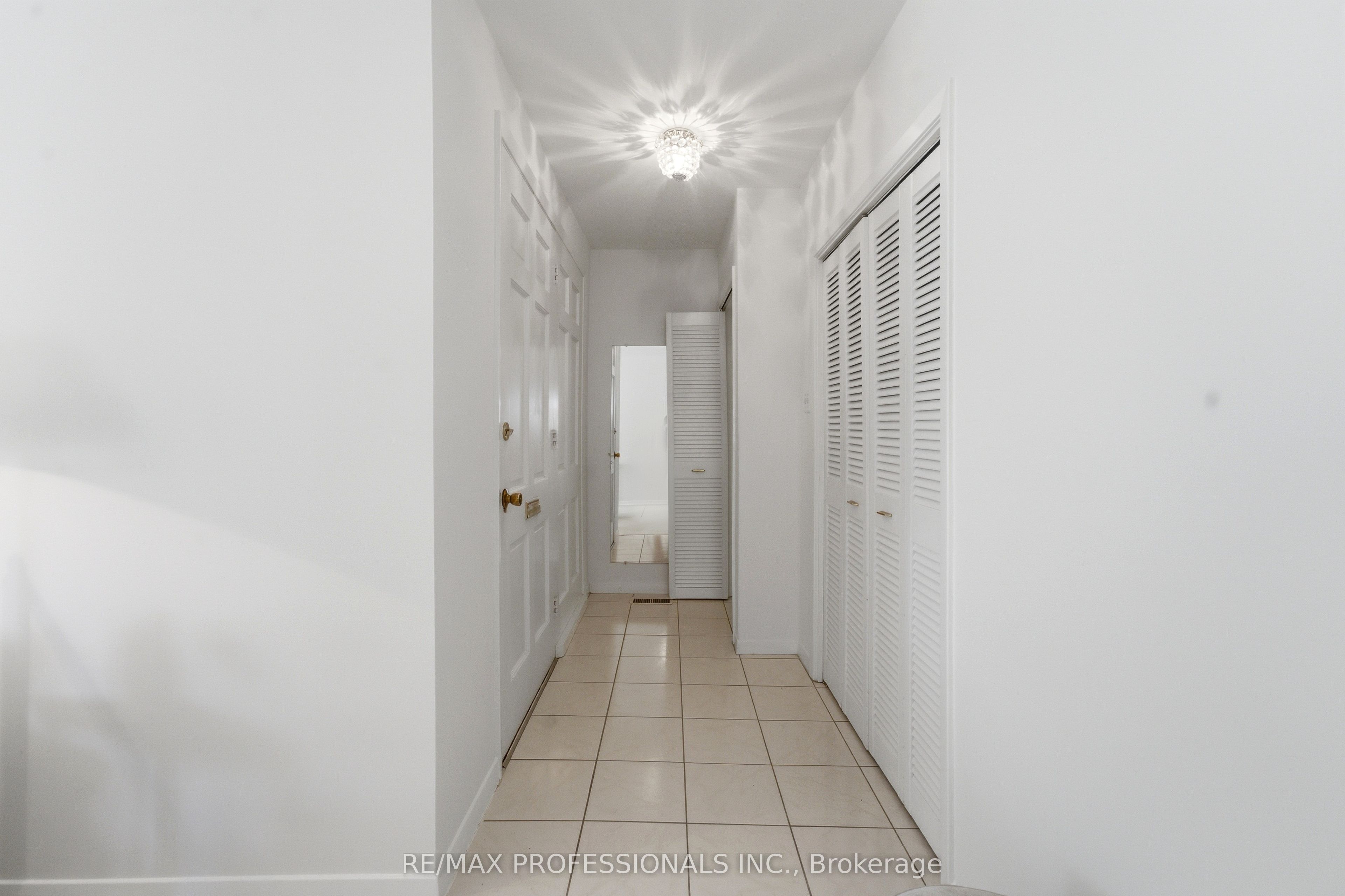 48 Wareside Road, Toronto, ON M9C 3B3 photo 2