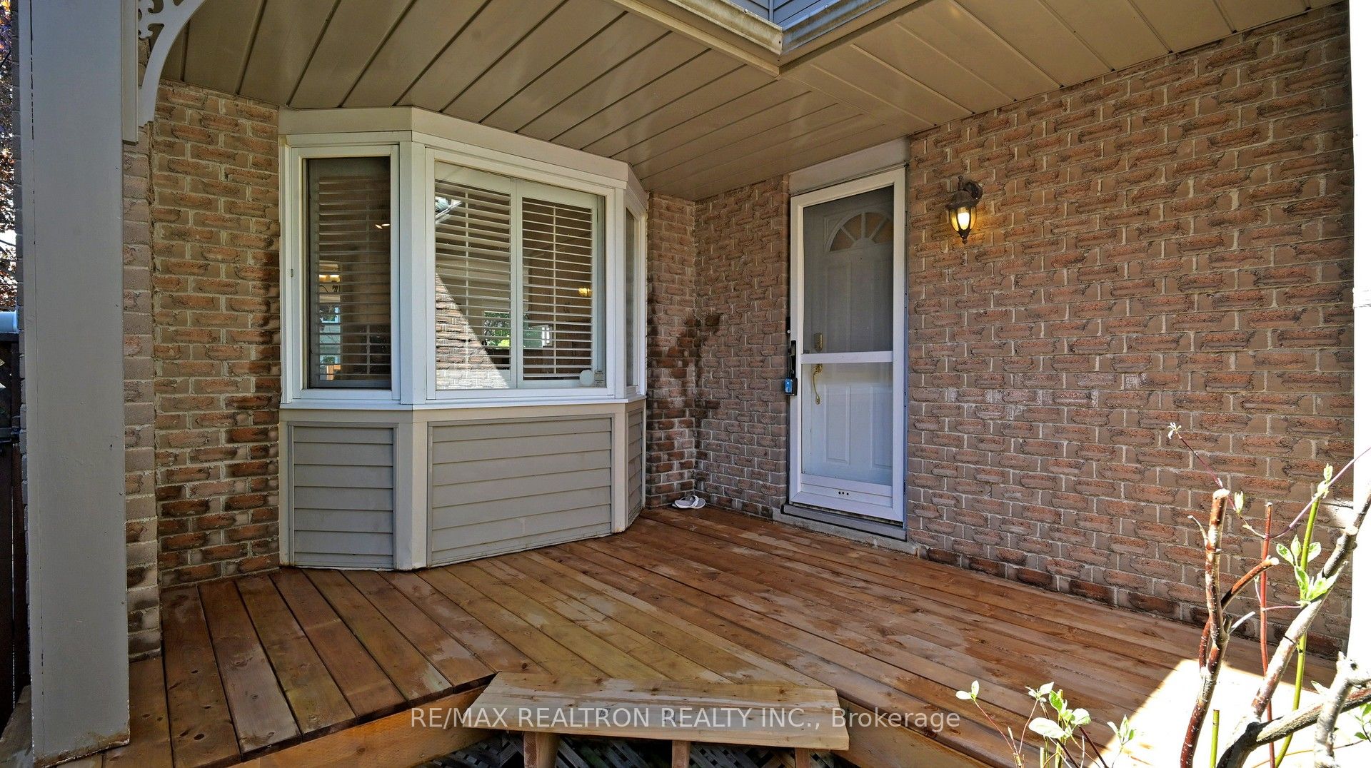 2854 Gulfstream Way, Mississauga, ON L5N 6K3 photo 3