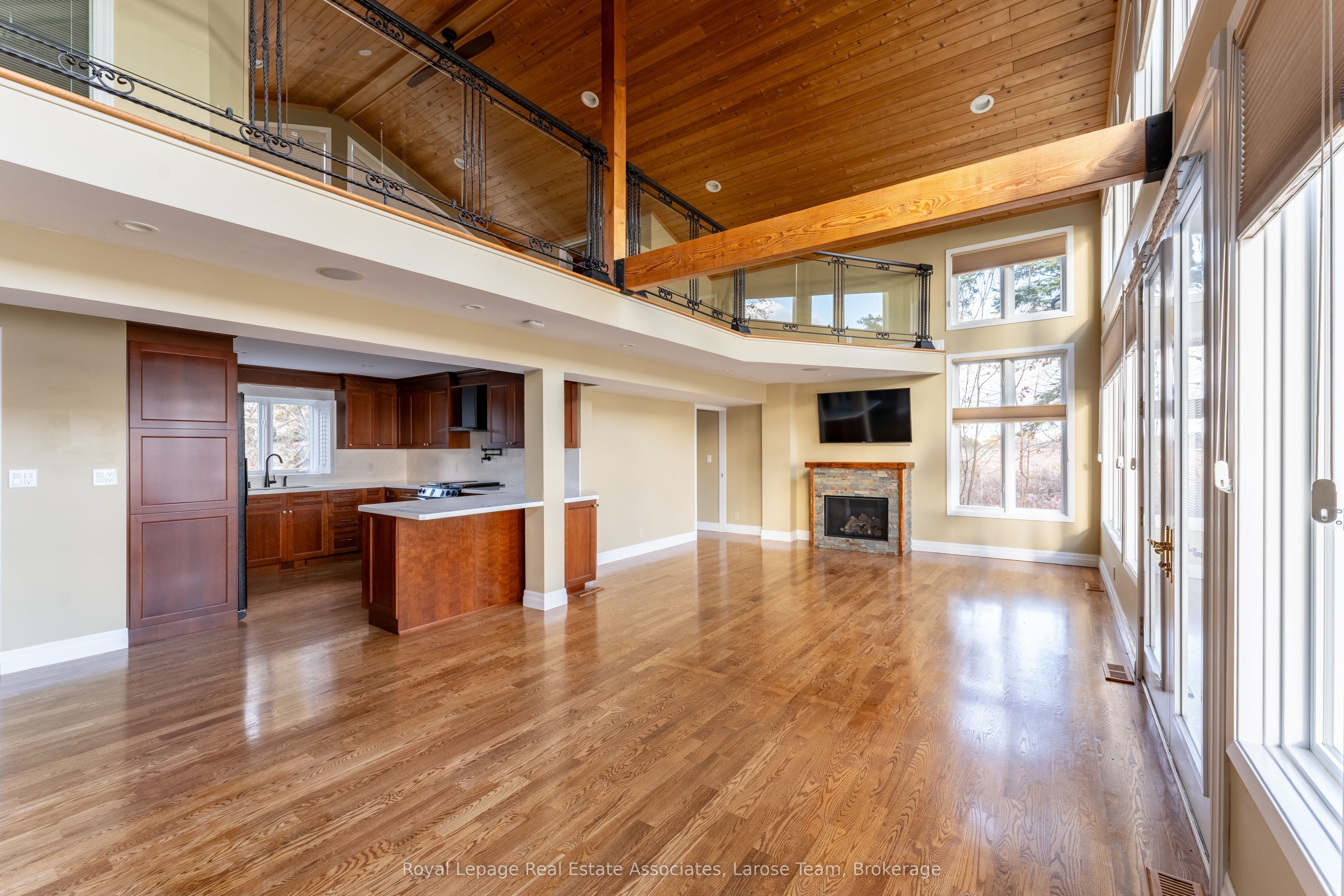 75 Maple Avenue S 4, Mississauga, ON L5H 2R7 photo 4