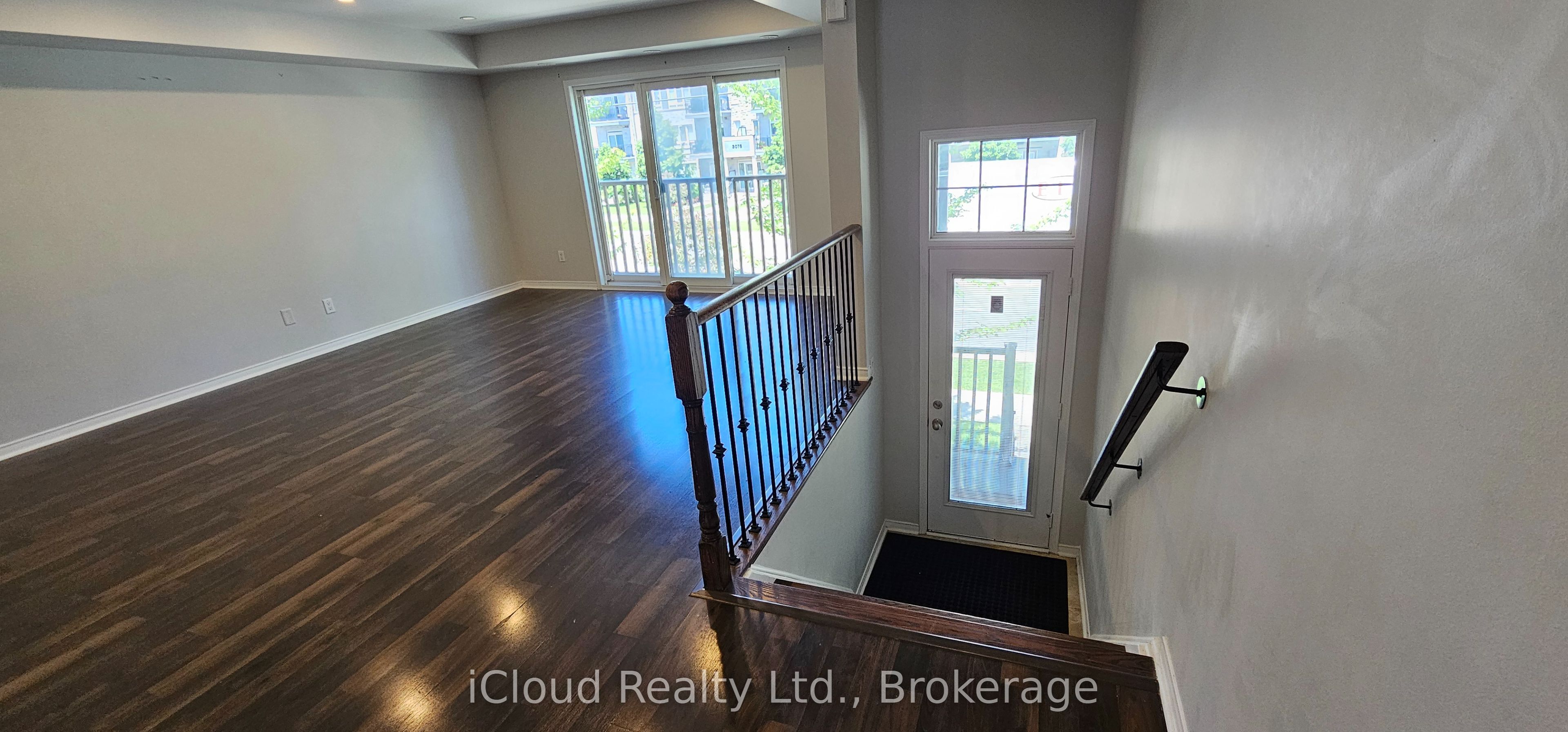 3070 Thomas Street 8, Mississauga, ON L5M 0T2 photo 2