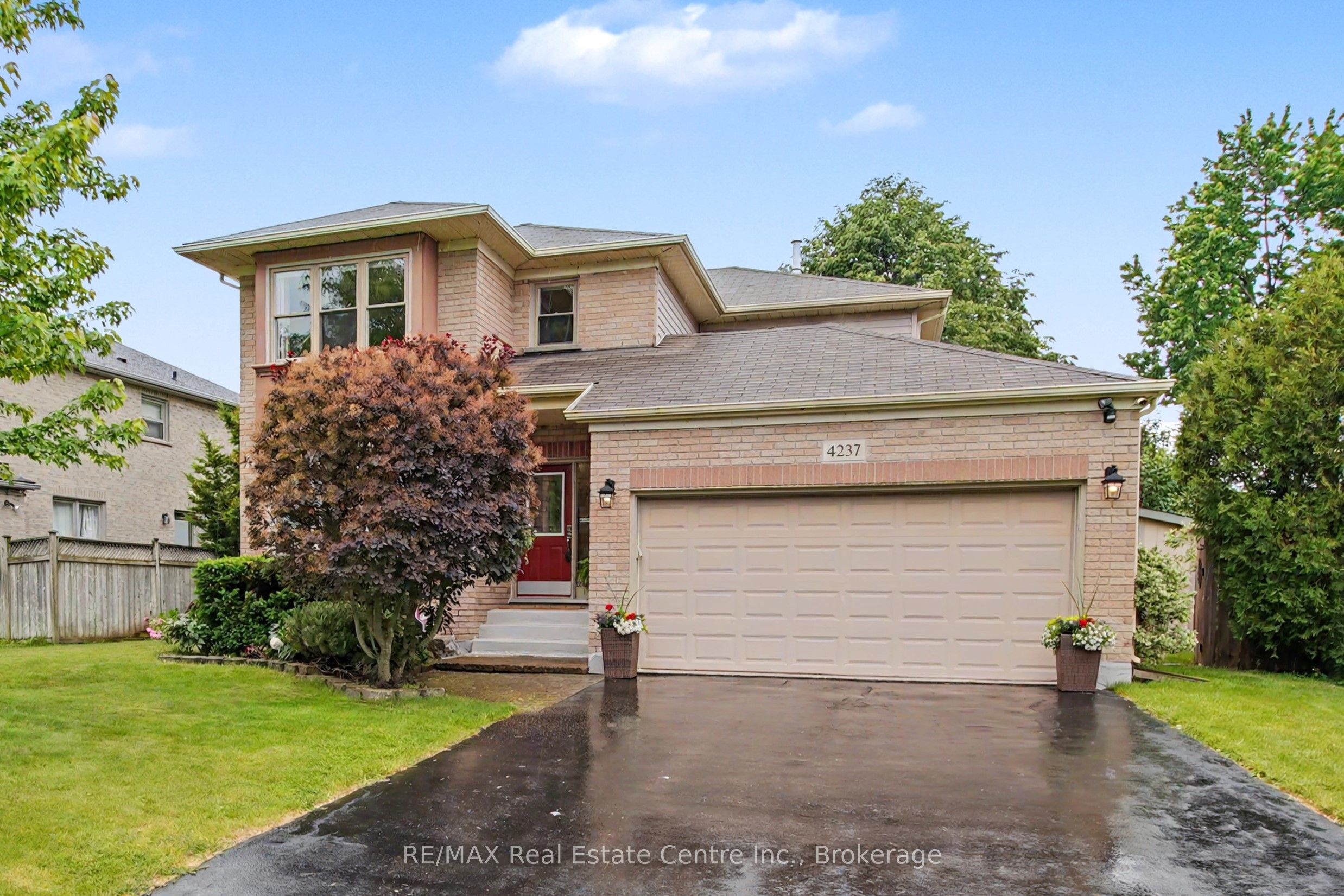 4237 Millcroft Park Drive, Burlington, ON L7M 3V7