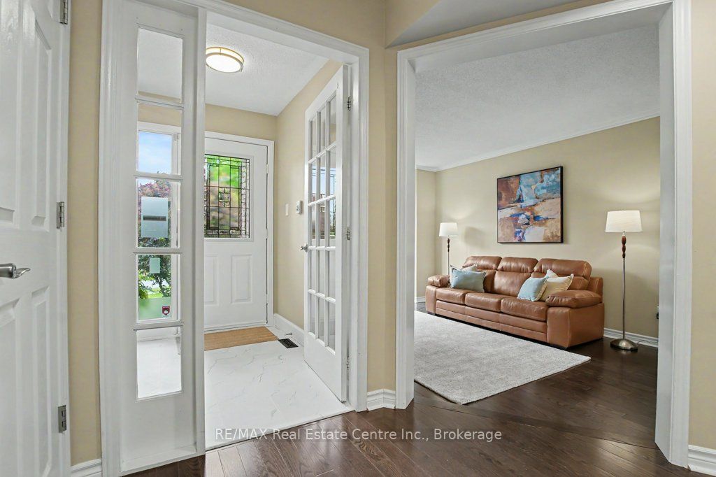 4237 Millcroft Park Drive, Burlington, ON L7M 3V7 photo 5