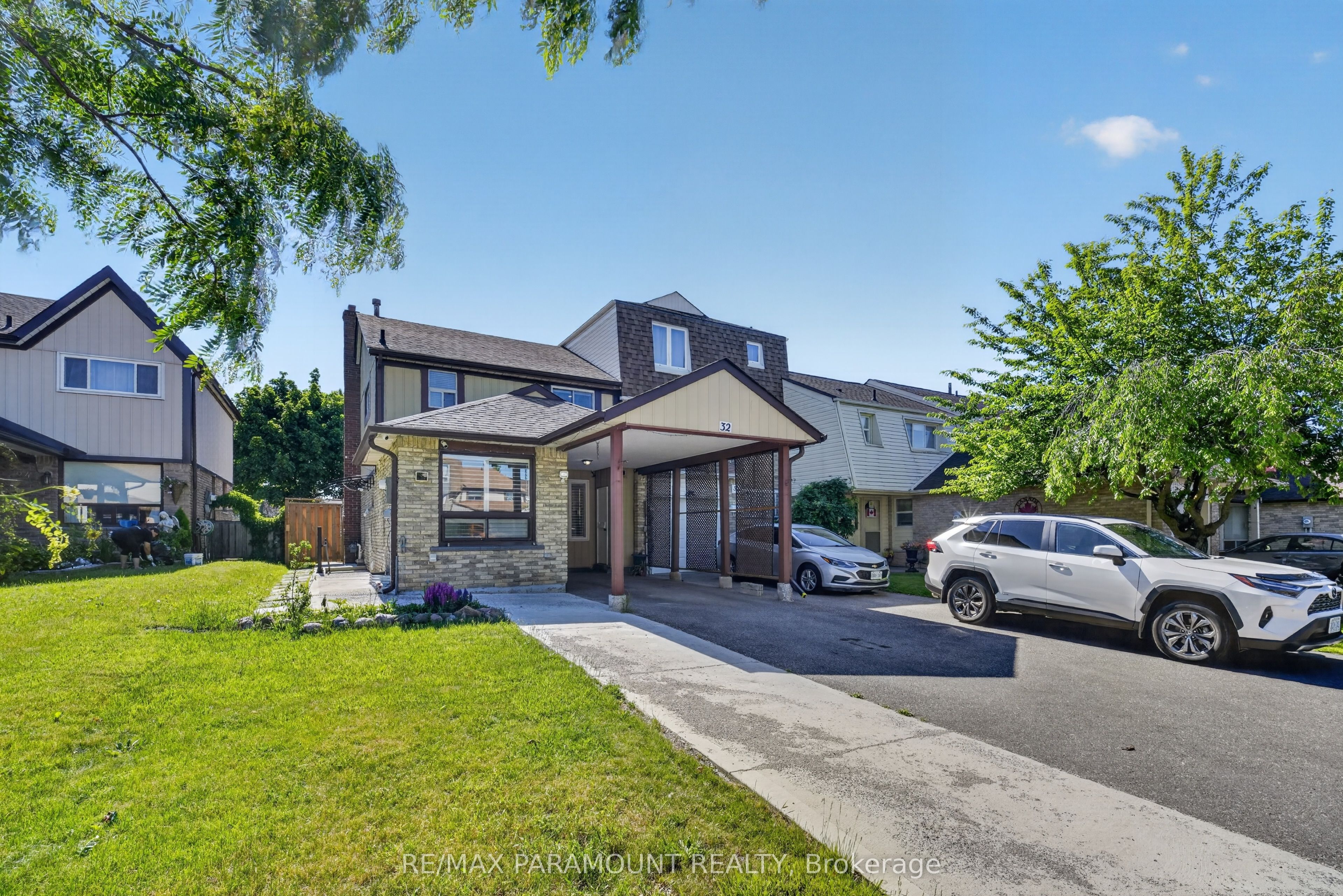 32 Fanshawe Drive, Brampton, ON L6Z 1A9 photo 3