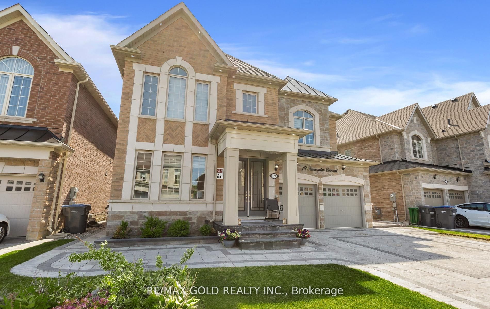 19 Farringdon Crescent, Brampton, ON L7A 4Z6 photo 3