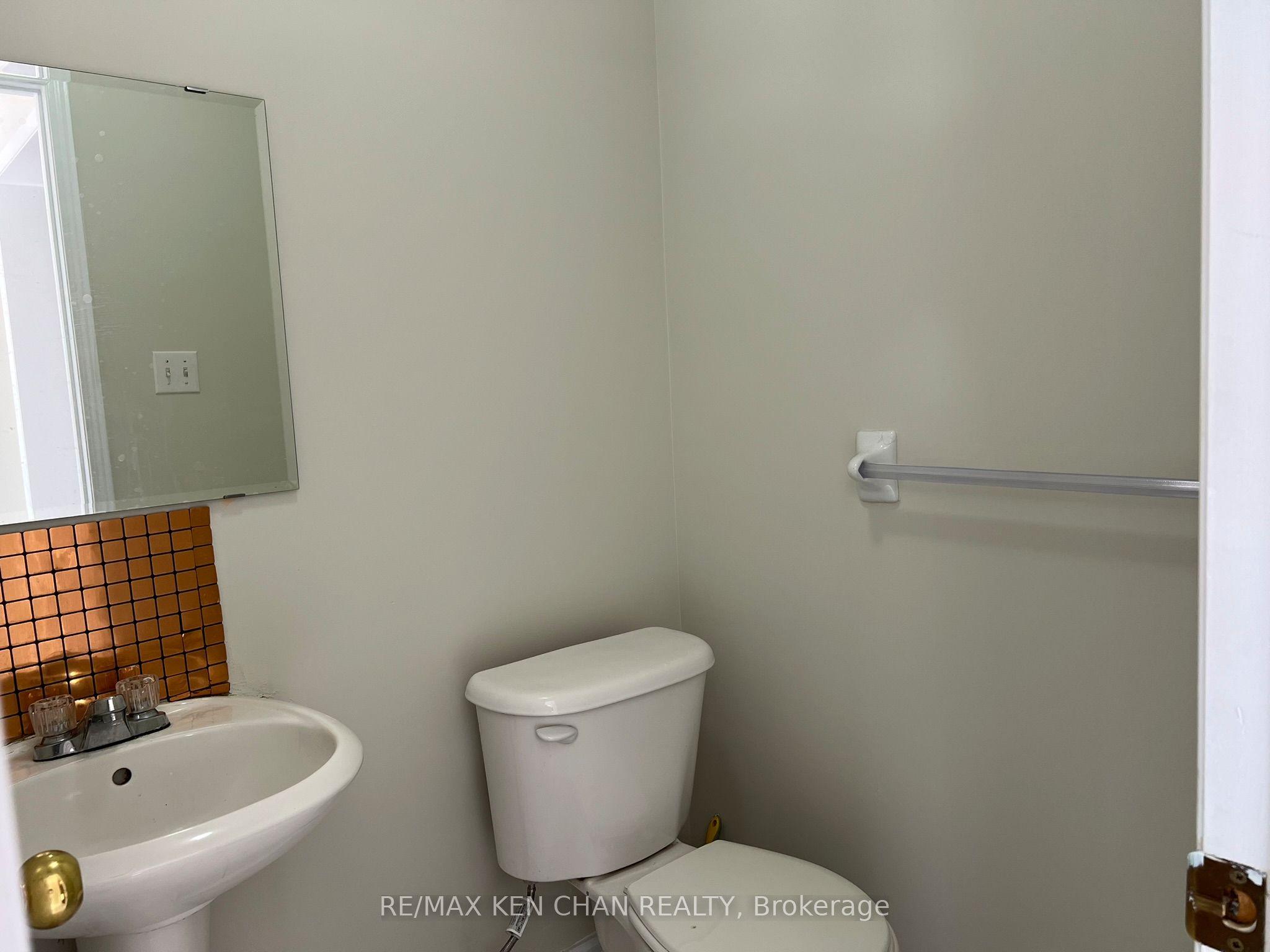 47 Via Torre Drive, Toronto, ON M6M 5J8 photo 5