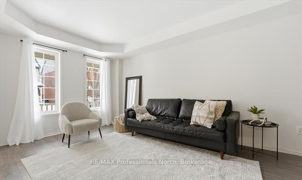 98 Roxton Road, Oakville, ON L6H 6V4 photo 2
