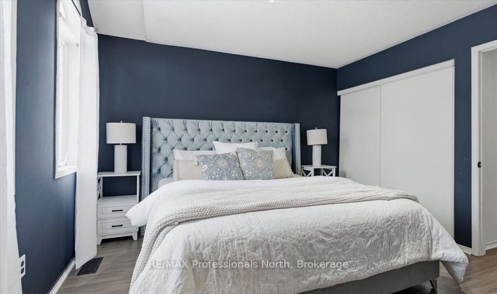98 Roxton Road, Oakville, ON L6H 6V4 photo 4